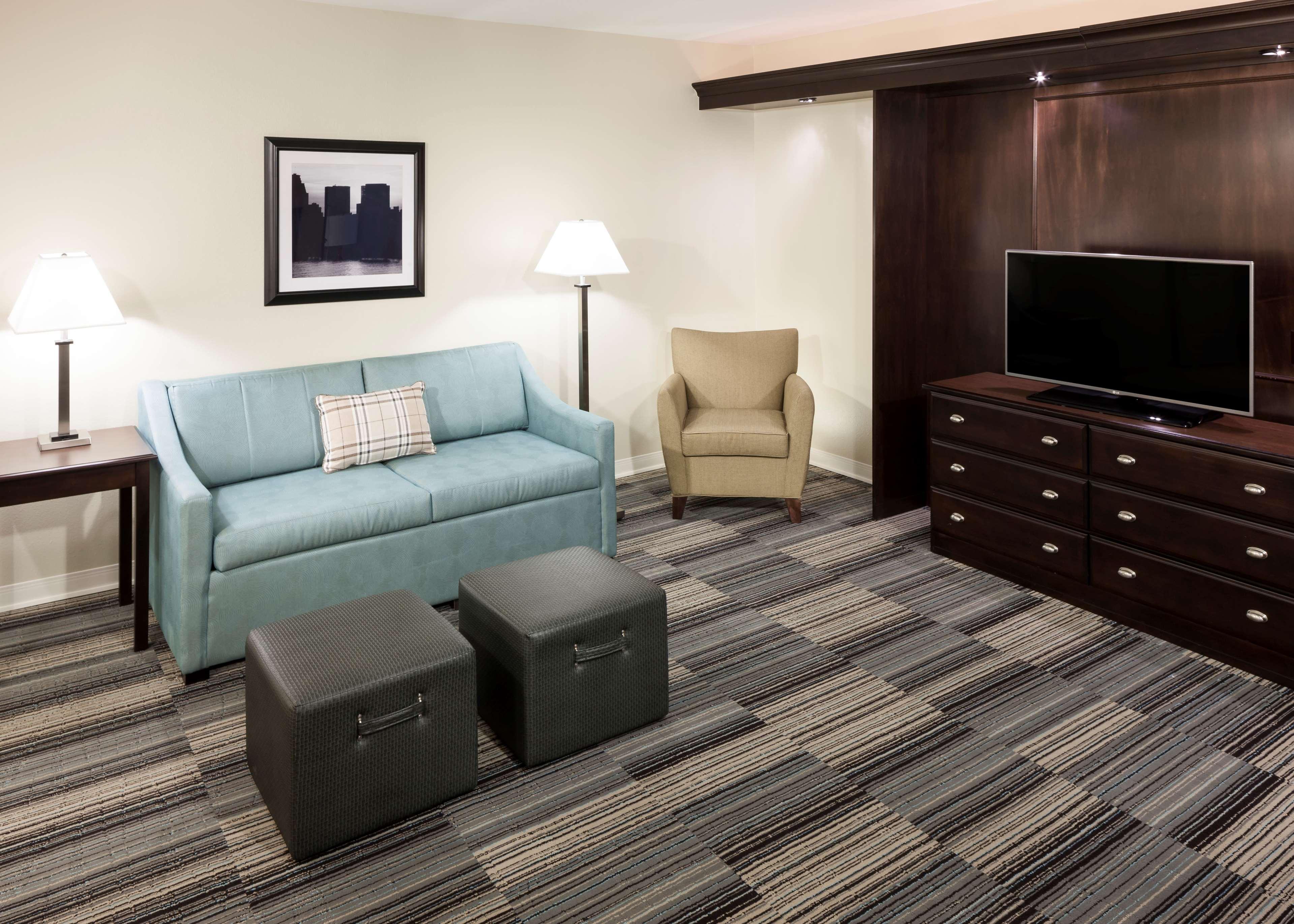 Hampton Inn & Suites Omaha-Downtown Экстерьер фото