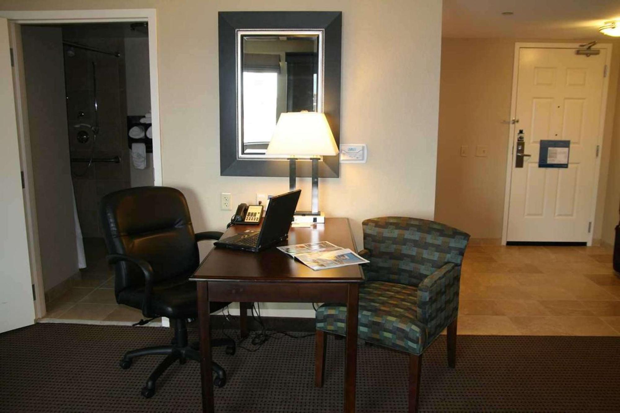 Hampton Inn & Suites Omaha-Downtown Экстерьер фото