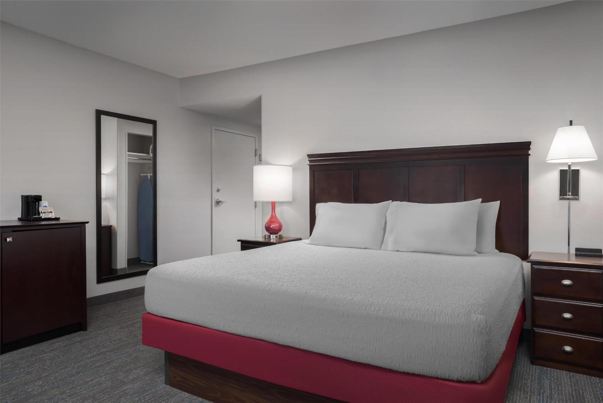 Hampton Inn & Suites Omaha-Downtown Экстерьер фото