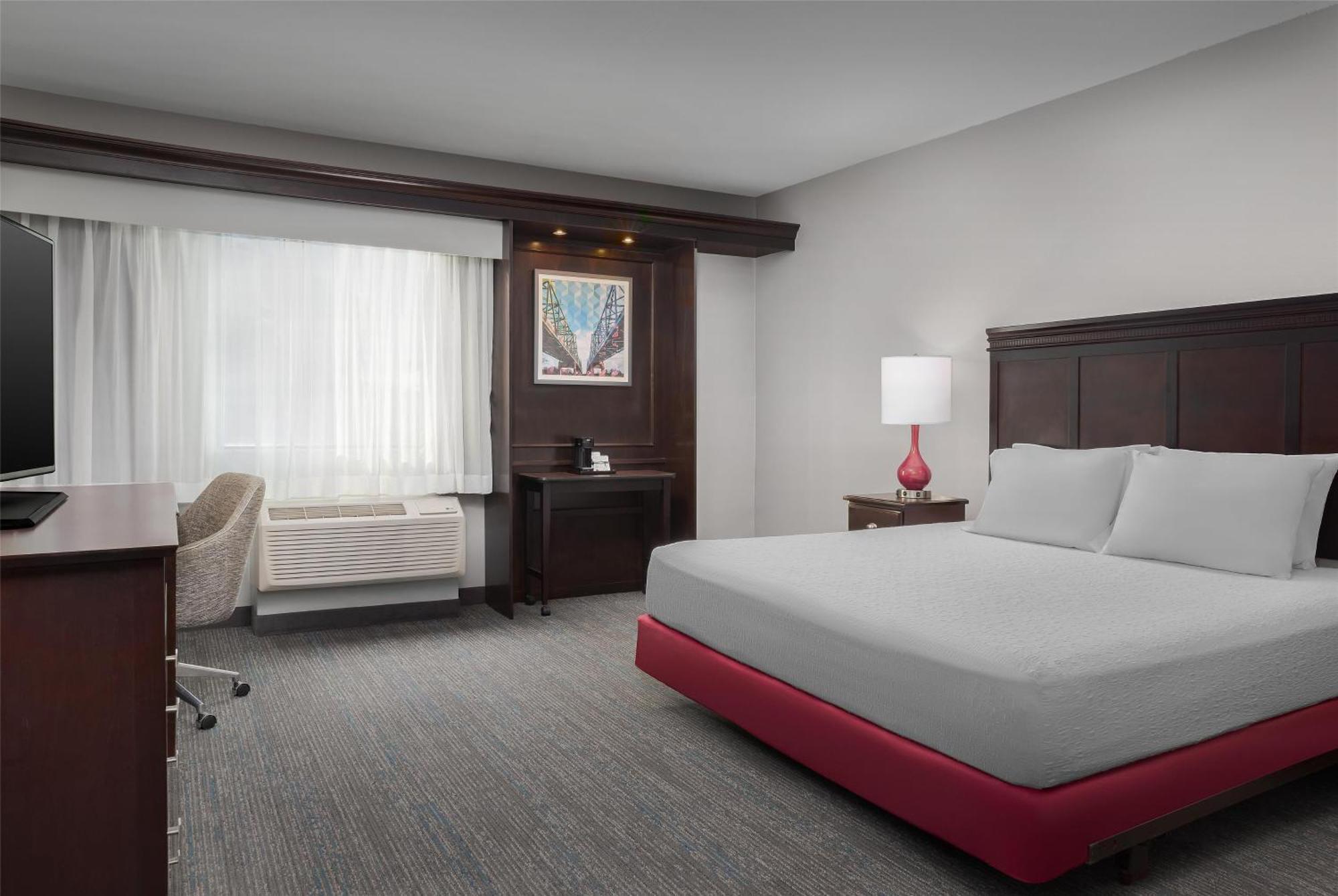 Hampton Inn & Suites Omaha-Downtown Экстерьер фото