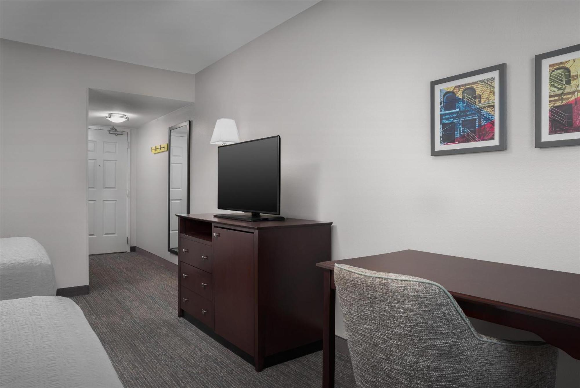 Hampton Inn & Suites Omaha-Downtown Экстерьер фото