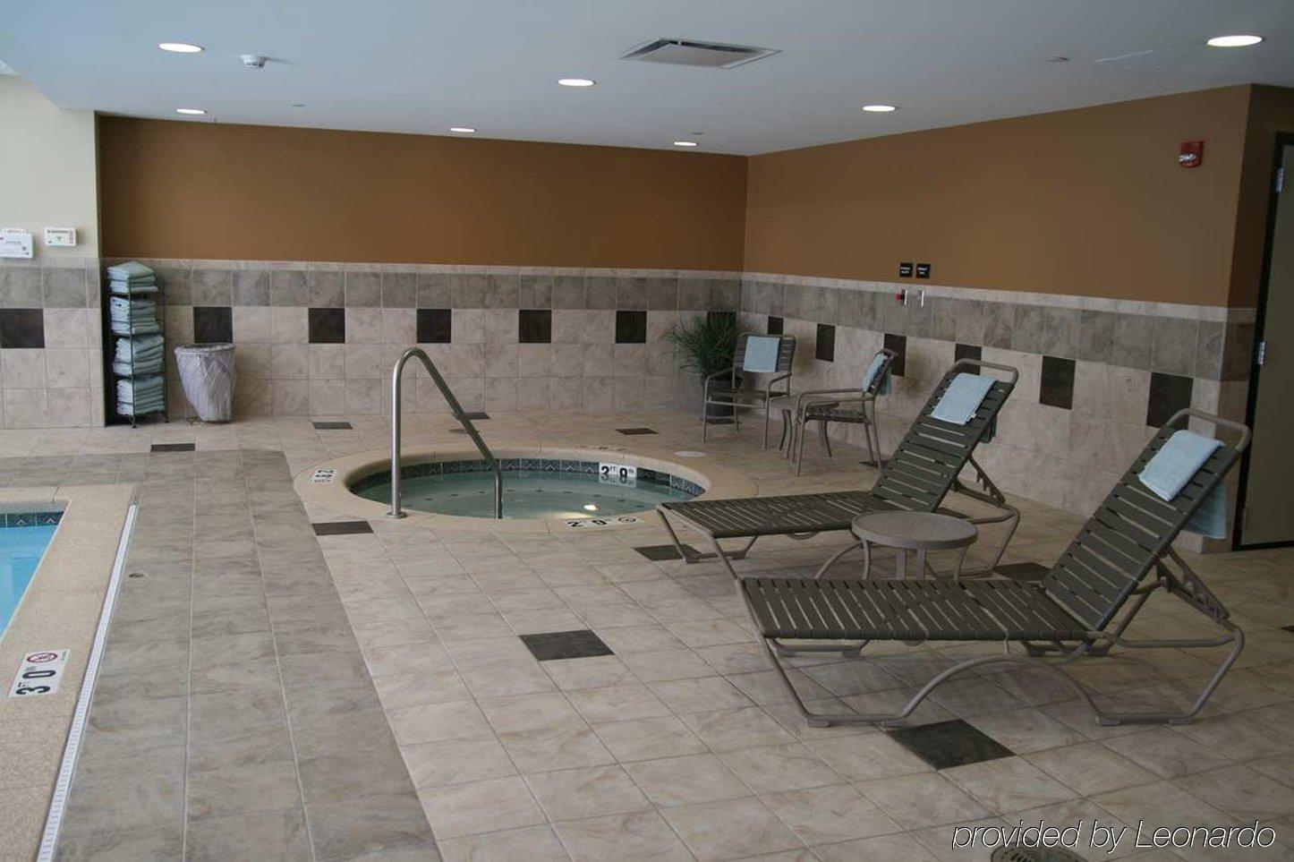 Hampton Inn & Suites Omaha-Downtown Экстерьер фото